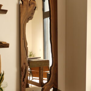 specchio in legno di design